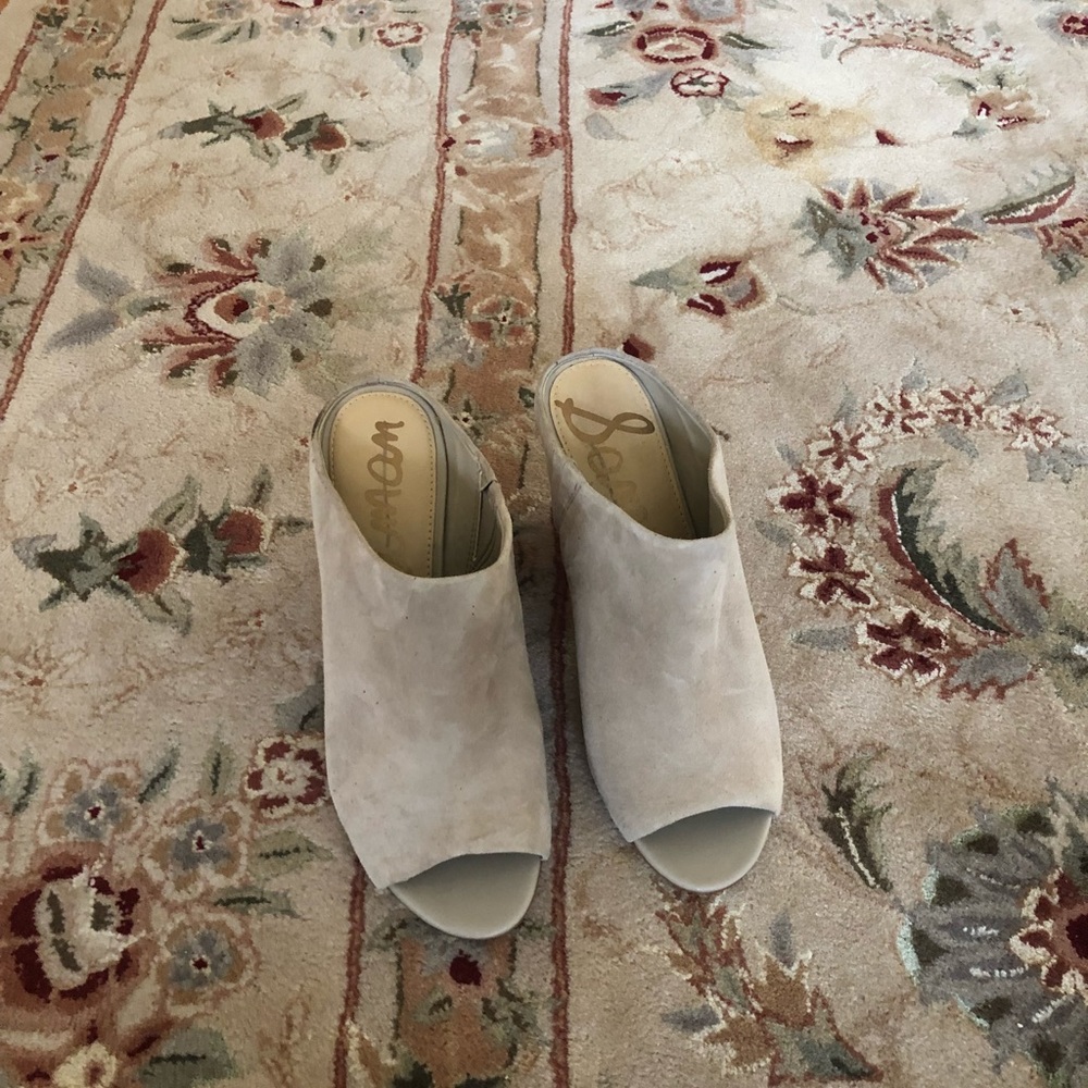Sandals size 7